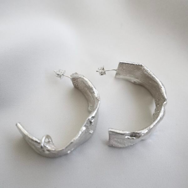 -Silver hoop earrings with piercing- - Image 4