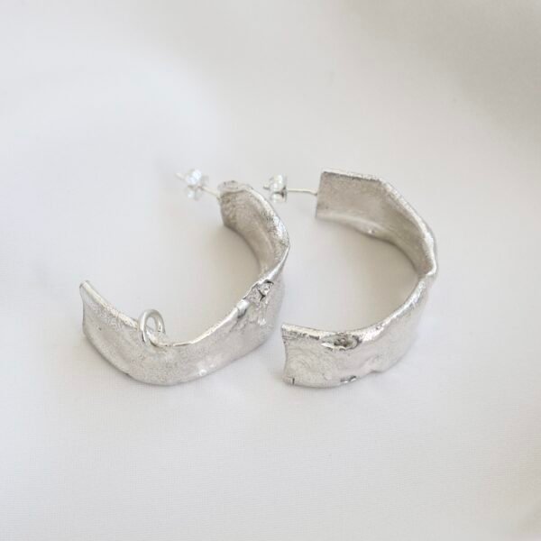 -Silver hoop earrings with piercing- - Image 5